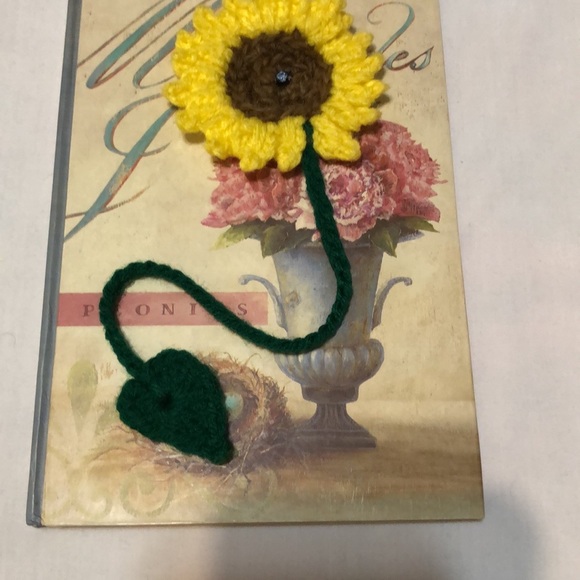 Set 3 for $25 Flower Bookmark Handmade crochet - Picture 4 of 15